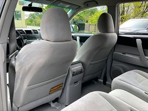 Used 2010 Toyota Highlander 4WD image 30