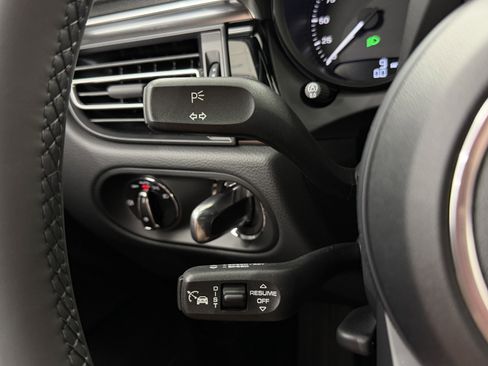 New 2026 Porsche Macan image 48