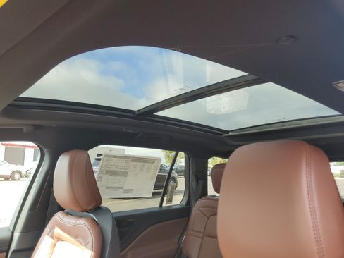 New 2026 Lincoln Aviator Reserve w/ Jet Appearance Package AWD/4WD image 10