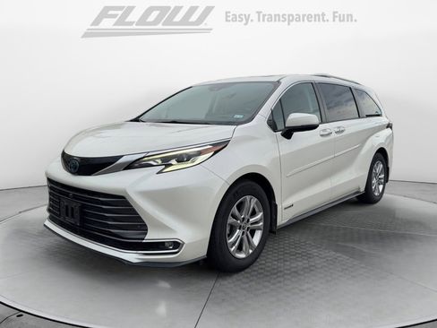Used 2021 Toyota Sienna Platinum w/ Protection Package (TMS) AWD/4WD image 3