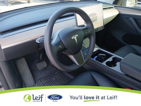 Used 2025 Tesla Model Y Long Range image 8