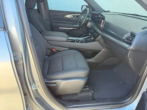 Certified 2024 Chevrolet Traverse LT FWD image 17