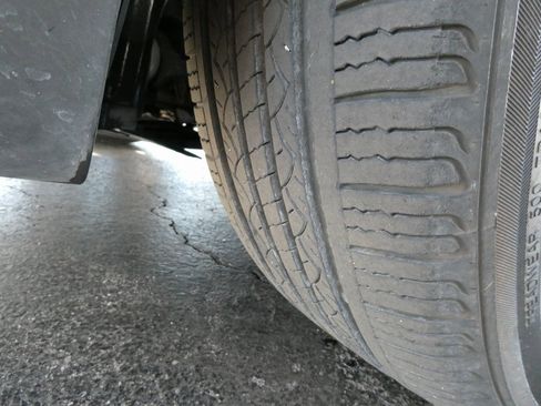 Used 2022 Dodge Challenger SXT image 13