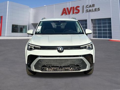 Used 2025 Volkswagen Taos SE AWD/4WD image 2