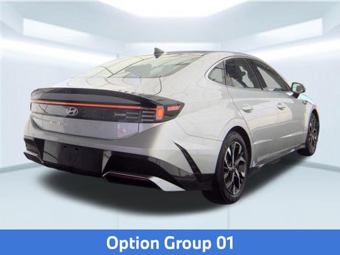 Used 2025 Hyundai Sonata SEL FWD image 2