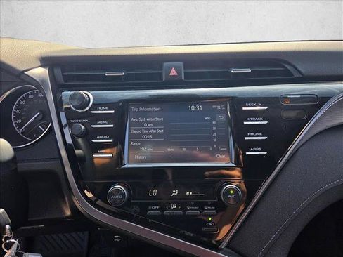 Used 2019 Toyota Camry SE FWD image 12