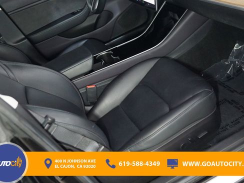 Used 2019 Tesla Model 3 Standard Range image 8