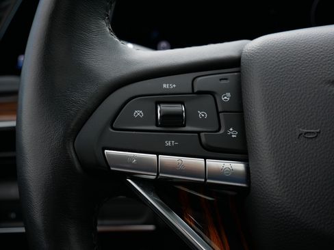 Certified 2023 Cadillac Escalade ESV Premium Luxury w/ LPO, Floor Liner Package AWD/4WD image 27