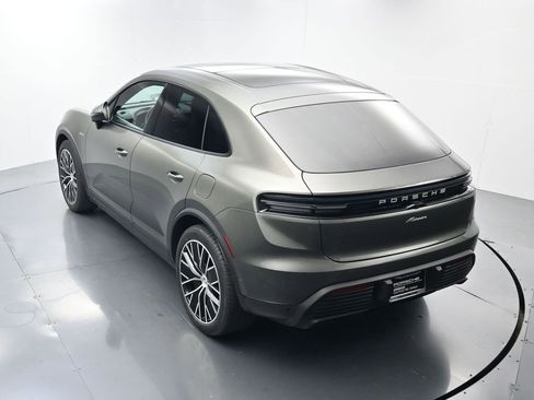 Certified 2025 Porsche Macan Electric image 35