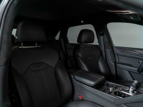 Used 2022 Bentley Bentayga AWD/4WD image 26