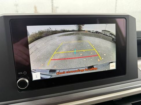 Used 2025 Toyota Tacoma SR5 image 24