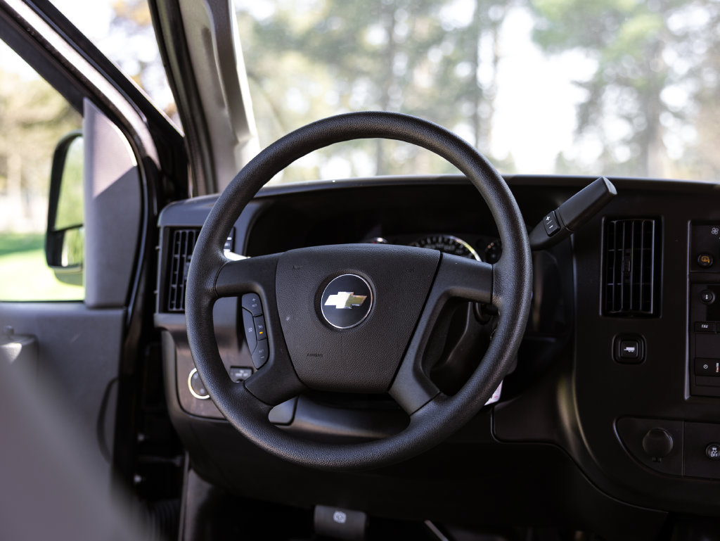 Used 2025 Chevrolet Express 3500 LS RWD image 12