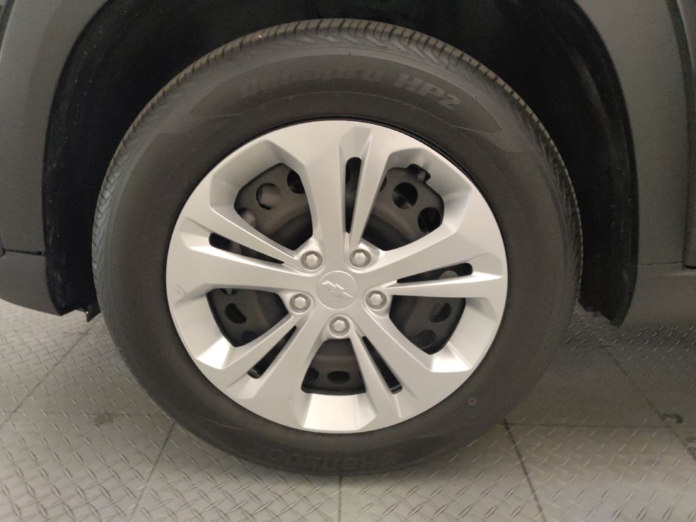 Used 2024 Chevrolet Trax LS FWD image 31