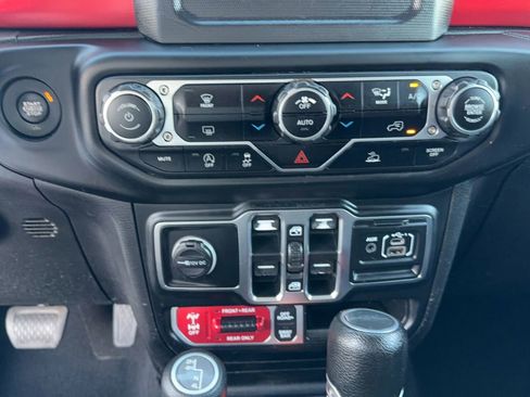 Used 2021 Jeep Gladiator Rubicon w/ Trailer Tow Package AWD/4WD image 23