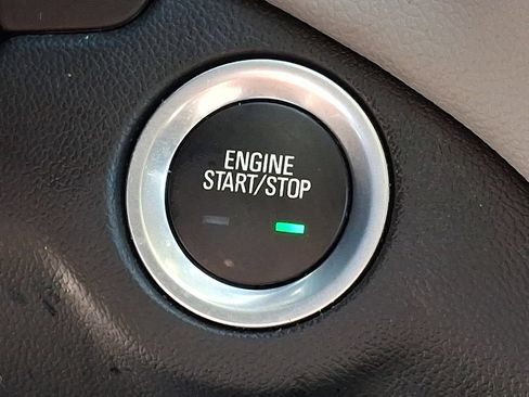 Used 2023 Chevrolet Equinox LS FWD image 22