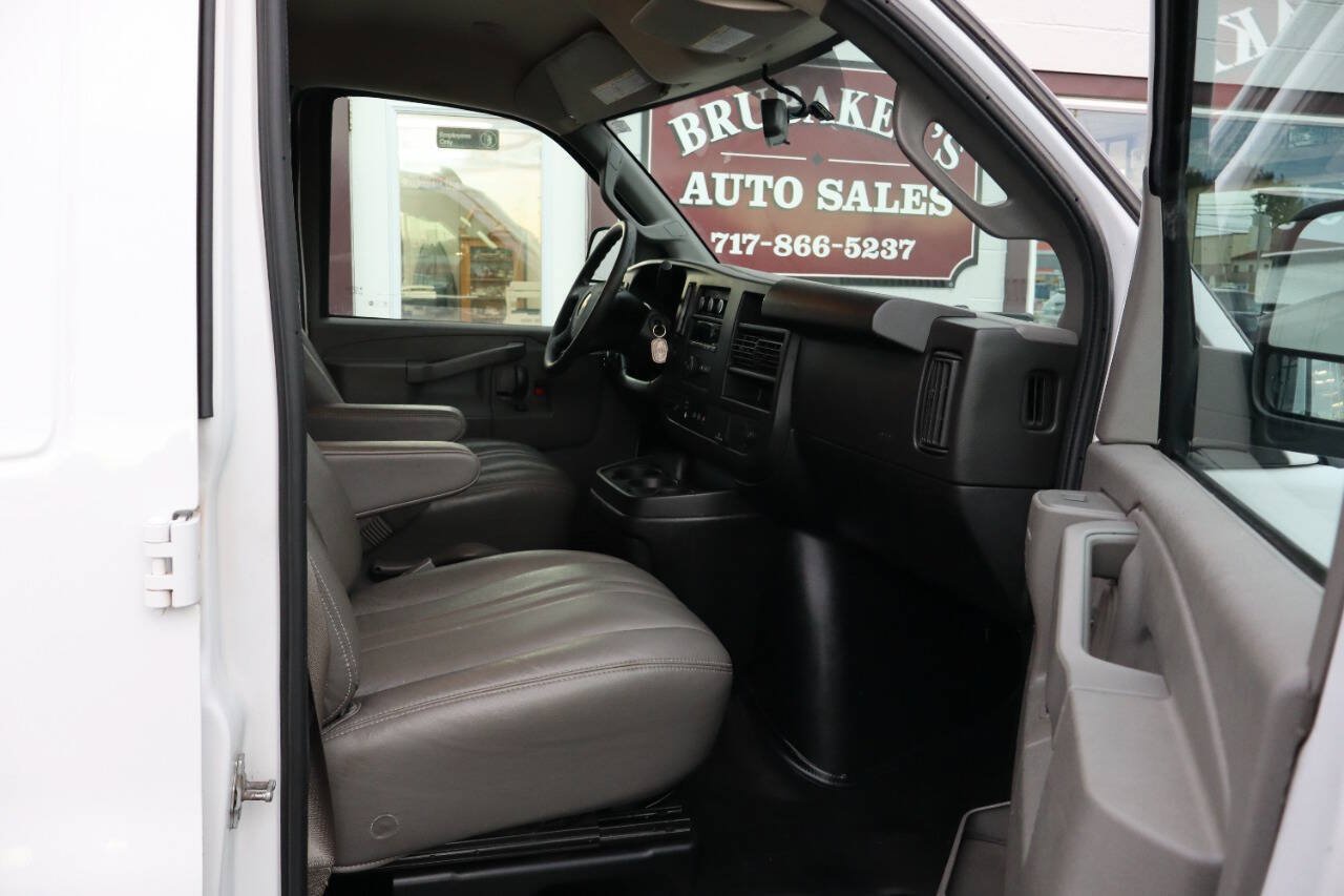 Used 2020 Chevrolet Express 2500 RWD image 6