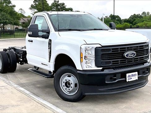 New 2025 Ford F350 XL AWD/4WD image 1