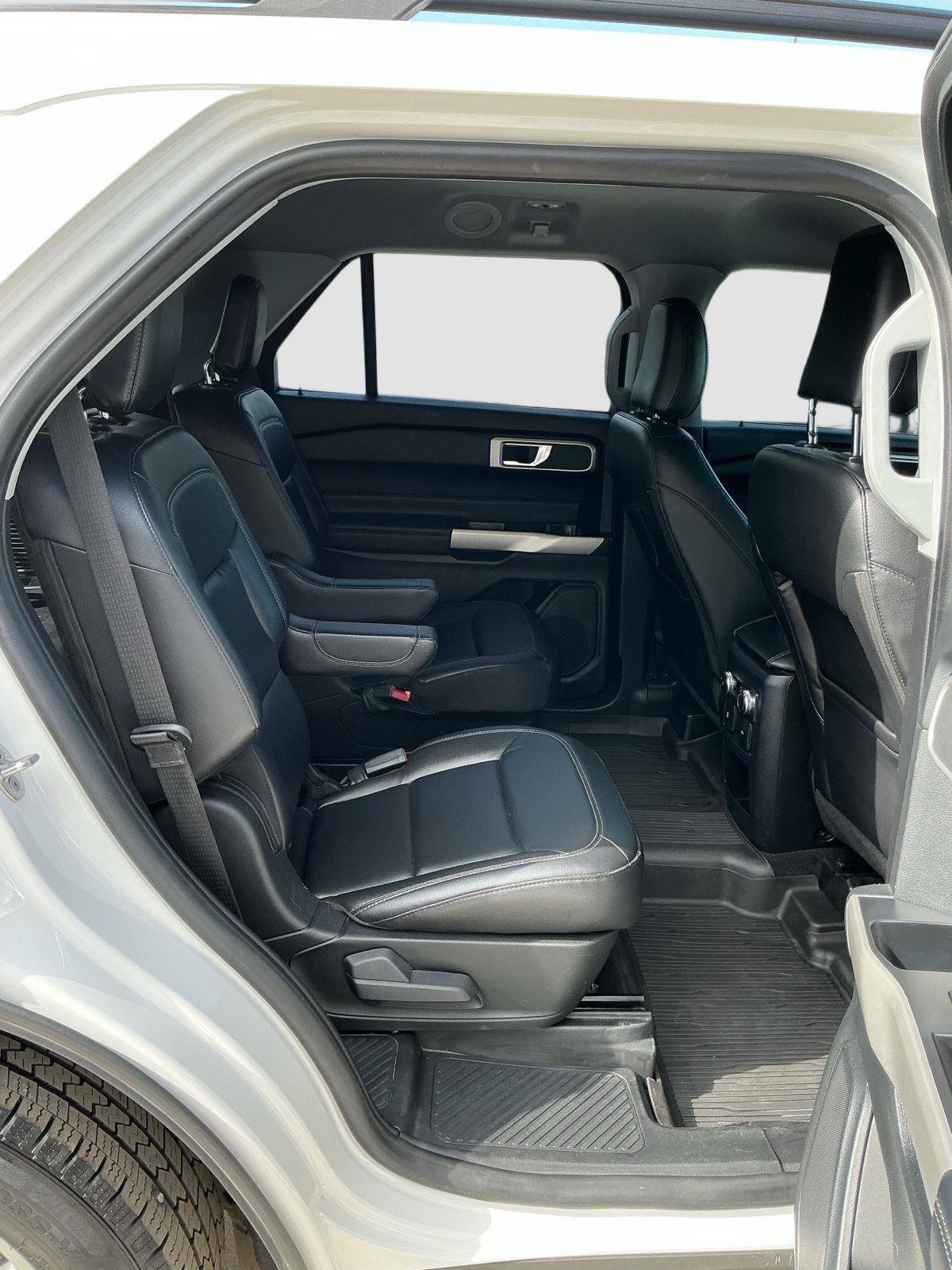 Used 2021 Ford Explorer XLT w/ Equipment Group 202A AWD/4WD image 25