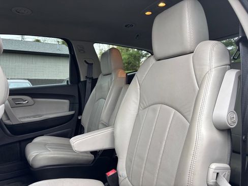 Used 2012 Chevrolet Traverse LTZ image 26
