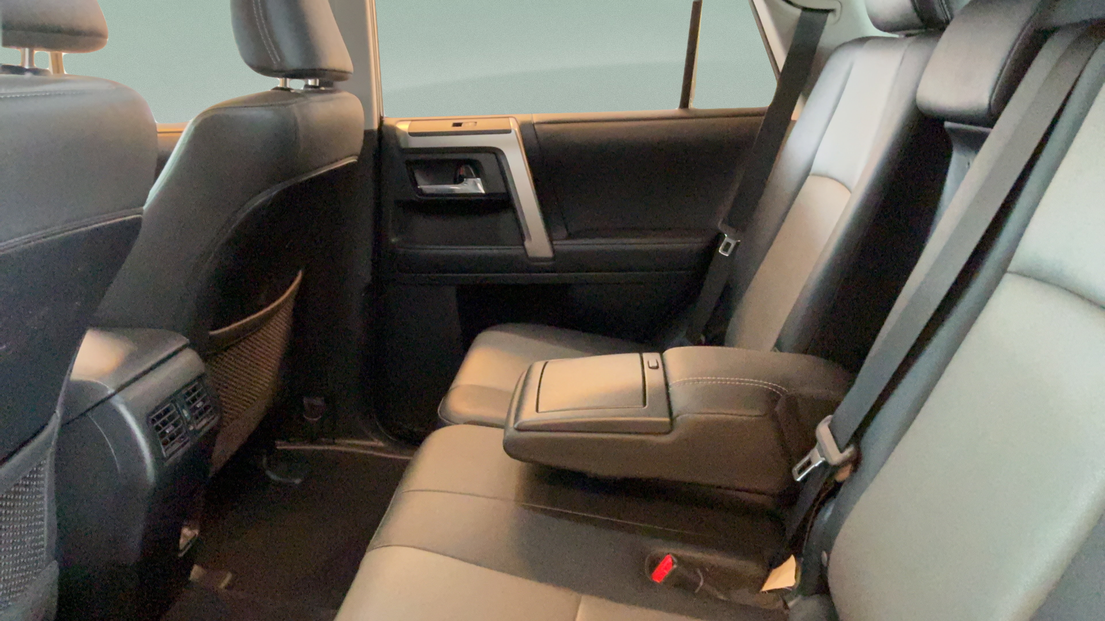 Used 2021 Toyota 4Runner SR5 Premium AWD/4WD image 28
