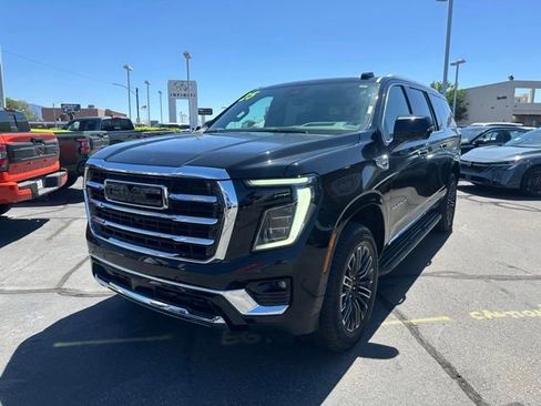 Used 2025 GMC Yukon XL Elevation w/ Elevation Premium Package AWD/4WD image 5