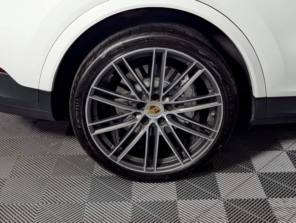 Used 2022 Porsche Cayenne Platinum Edition AWD/4WD image 13