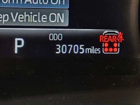 Certified 2025 Toyota Highlander XLE image 30