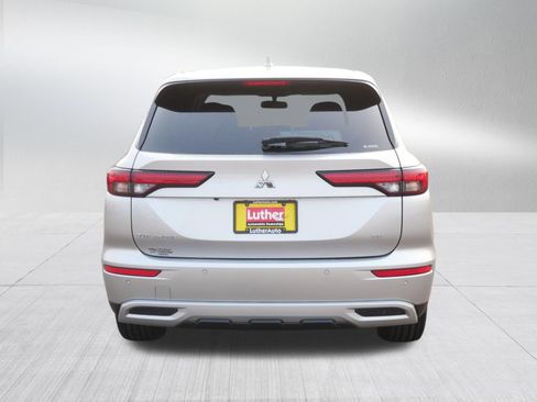 Used 2022 Mitsubishi Outlander SE AWD/4WD image 6