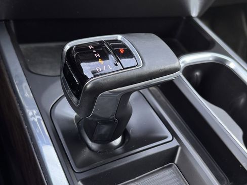Used 2023 GMC Sierra 1500 SLT AWD/4WD image 19