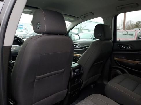 Used 2022 GMC Acadia SLE image 11