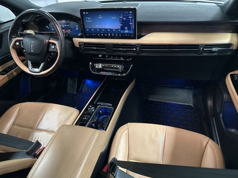 Used 2023 Lincoln Corsair Reserve w/ Equipment Group 202A image 12