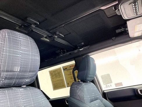 Used 2024 Ford Bronco Heritage Edition image 25