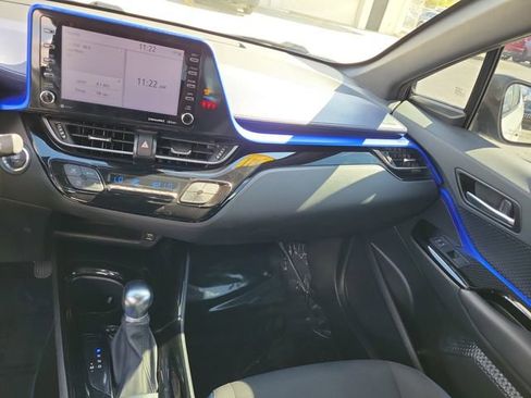 Used 2021 Toyota C-HR XLE image 16