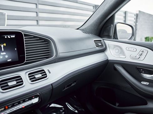Used 2025 Mercedes-Benz GLS 63 AMG 4MATIC image 85