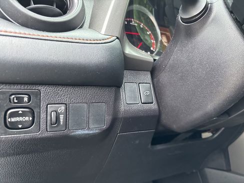 Used 2016 Toyota RAV4 SE image 9