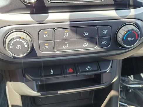 Used 2018 Chevrolet Colorado LT image 23