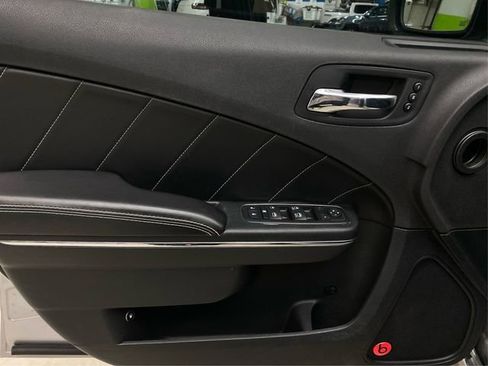 Used 2014 Dodge Charger R/T image 25
