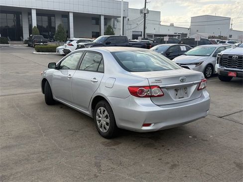 Used 2011 Toyota Corolla LE image 7