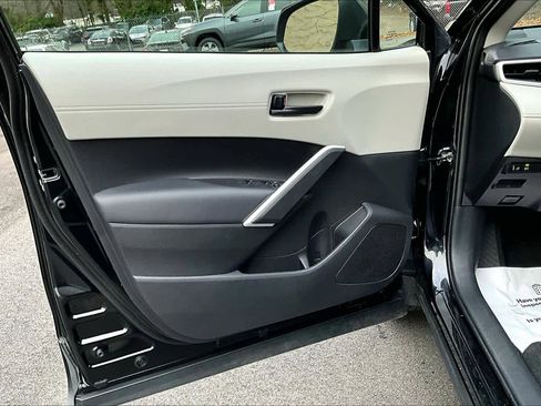 Certified 2025 Toyota Corolla Cross L image 21