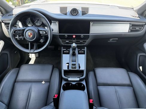 Used 2026 Porsche Macan AWD/4WD image 17