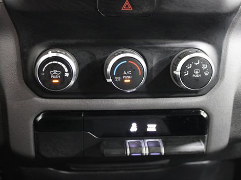 Used 2022 RAM 1500 Big Horn AWD/4WD image 15