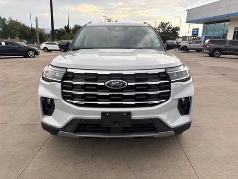 Used 2025 Ford Explorer Active w/ Active Comfort Package AWD/4WD image 2