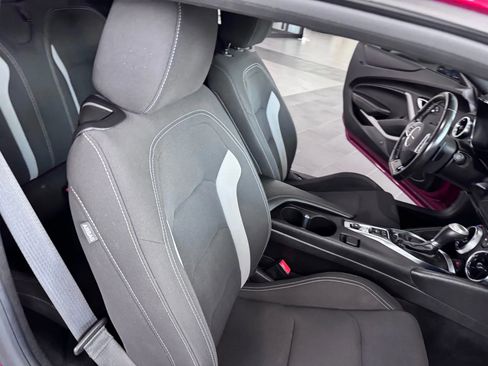 Used 2021 Chevrolet Camaro LT w/ Technology Package image 13
