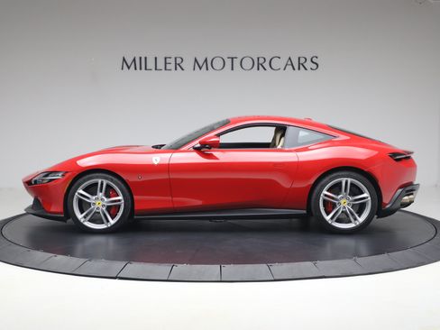 Certified 2022 Ferrari Roma RWD image 4