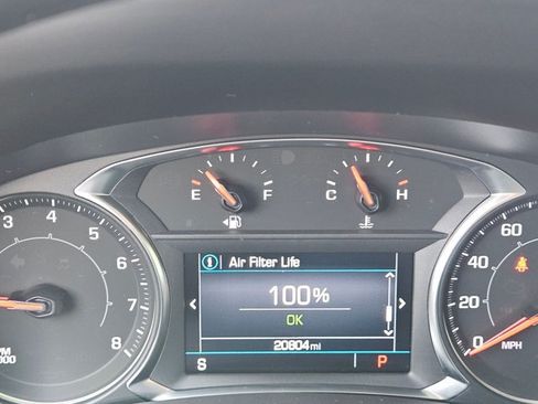 Used 2022 GMC Terrain SLE w/ Driver Convenience Package FWD image 16