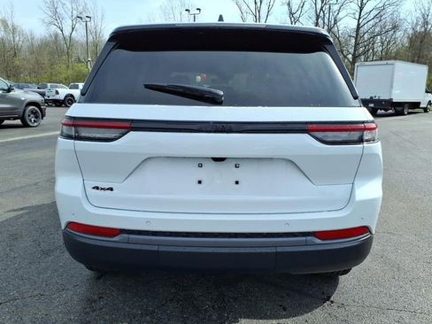 New 2026 Jeep Grand Cherokee Altitude AWD/4WD image 6