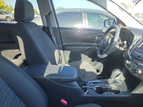 Used 2020 Chevrolet Equinox LT FWD image 10