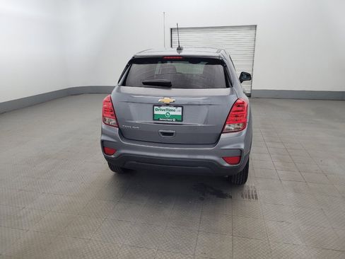 Used 2020 Chevrolet Trax LS w/ Tint and Cruise Package AWD/4WD image 7