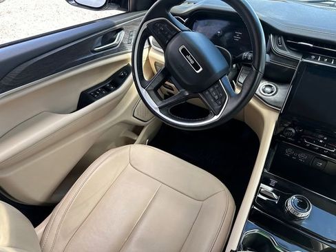 Used 2021 Jeep Grand Cherokee L Limited image 24