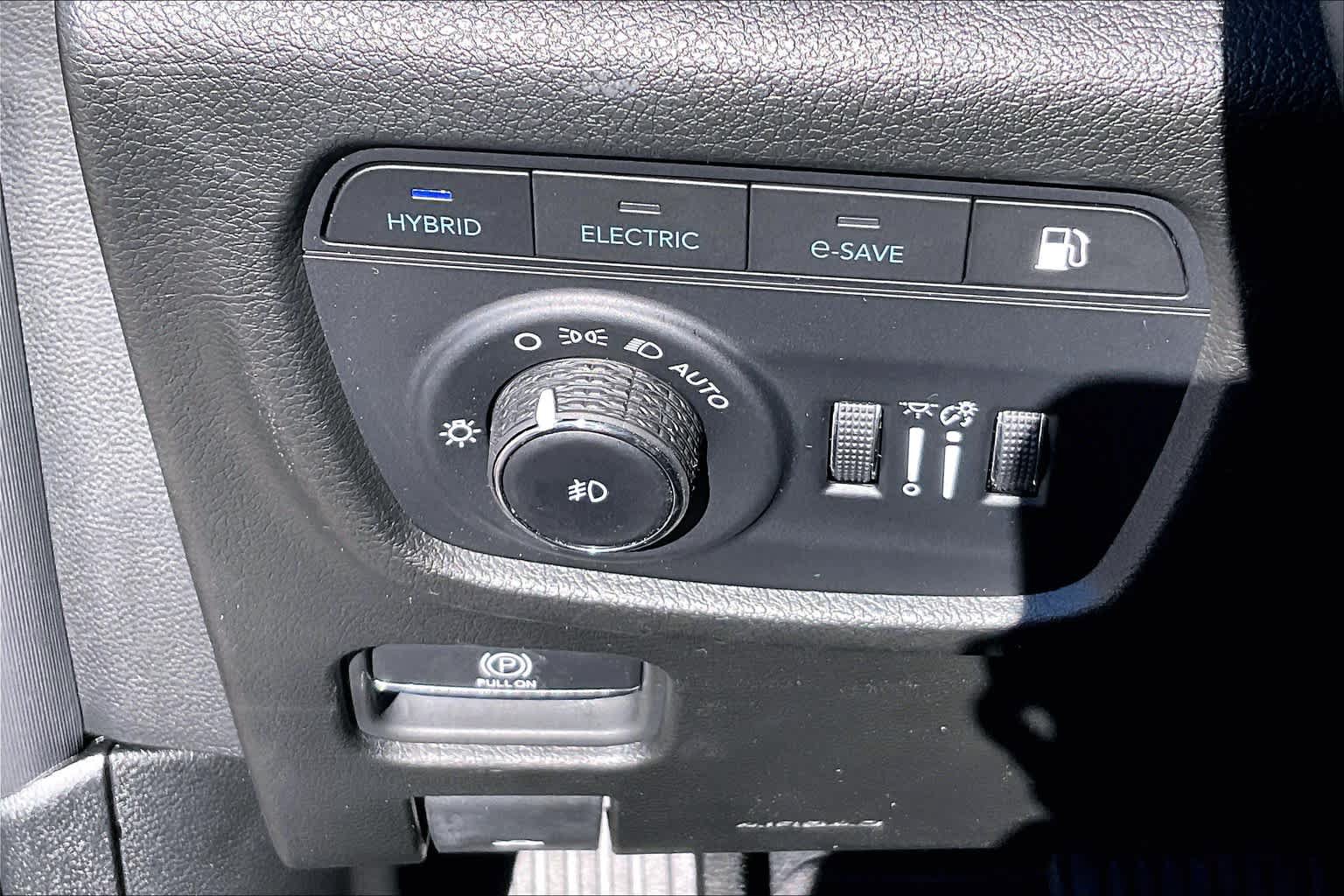 Used 2023 Jeep Grand Cherokee 4WD 4xe w/ Luxury Tech Group II image 18